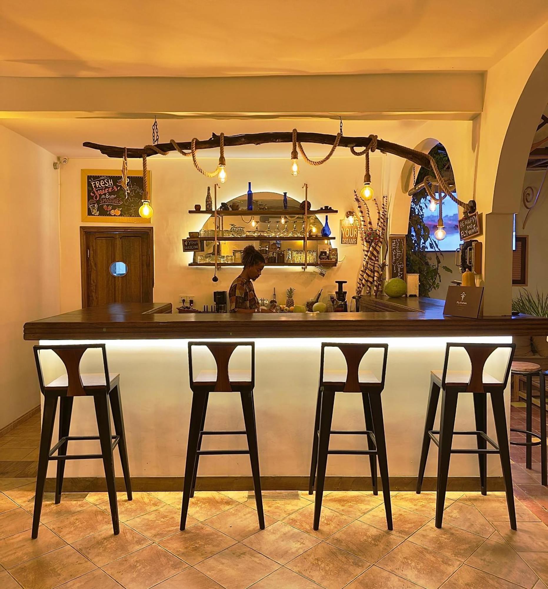 Fly Fishes Hotel Сен-Луи Экстерьер фото
