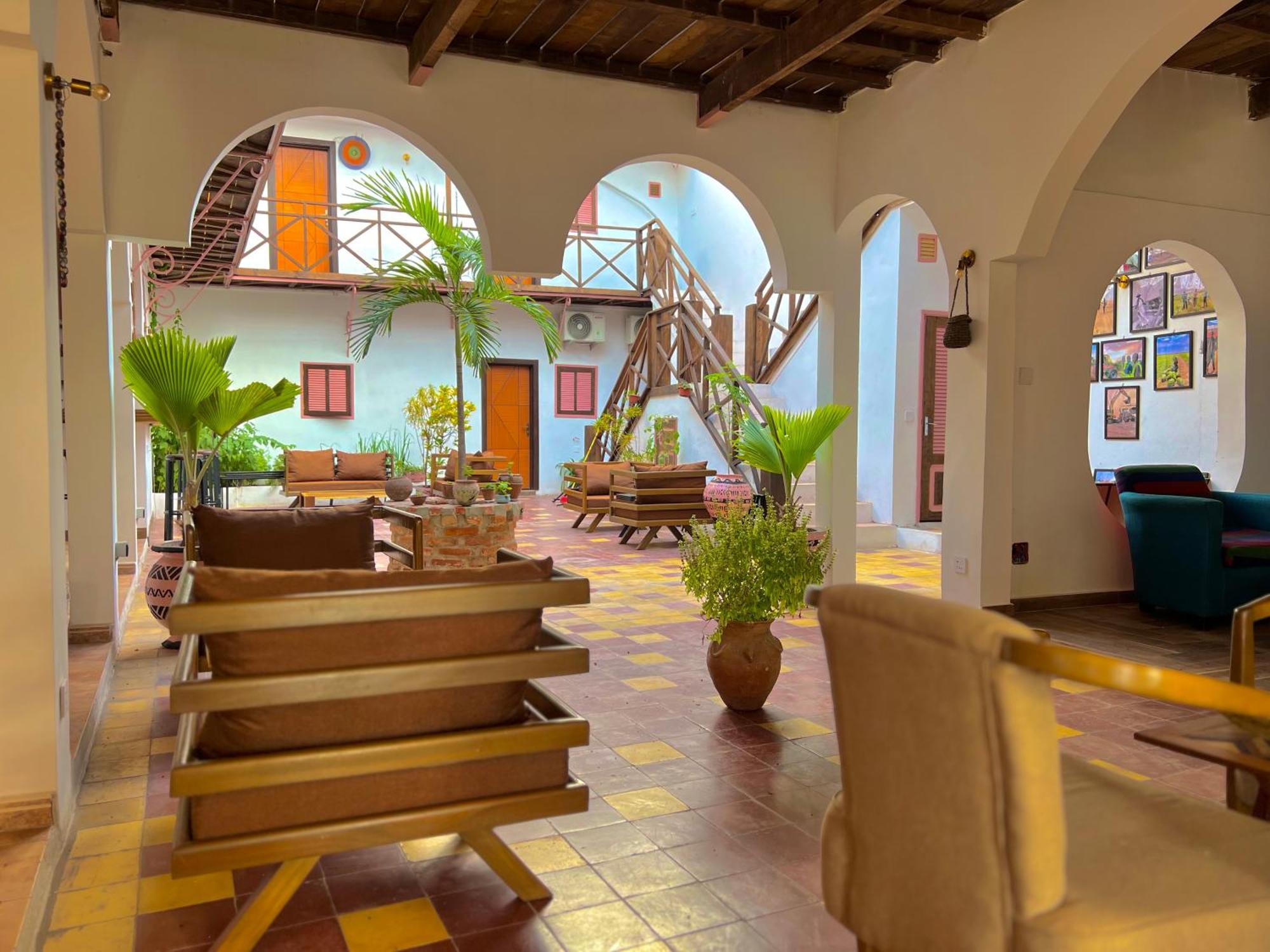 Fly Fishes Hotel Сен-Луи Экстерьер фото